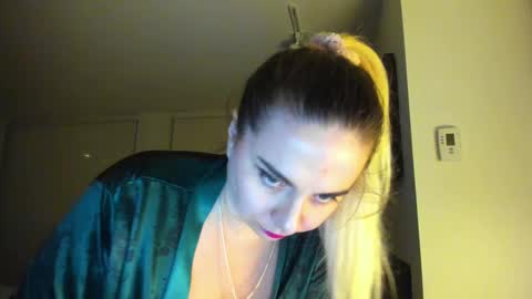 Snapshot of winter_miracle chatting on January 6, 2025, 12:24 pm Winter Miracle online show from January 6, 2025, 12:24 pm