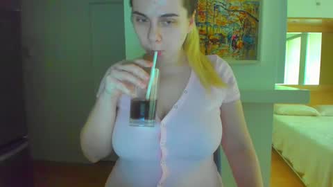 Snapshot of winter_miracle chatting on January 6, 2025, 10:58 pm Winter Miracle online show from January 6, 2025, 10:58 pm