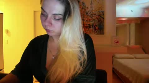 Snapshot of winter_miracle chatting on January 28, 2025, 7:00 am Winter Miracle online show from January 28, 2025, 7:00 am