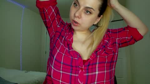 Snapshot of winter_miracle chatting on February 26, 2025, 8:15 am Winter Miracle online show from February 26, 2025, 8:15 am