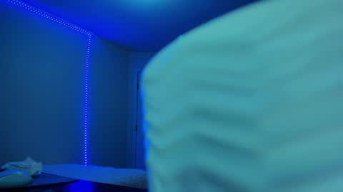 Snapshot of winter_miracle chatting on March 5, 2025, 2:36 am Winter Miracle online show from March 5, 2025, 2:36 am