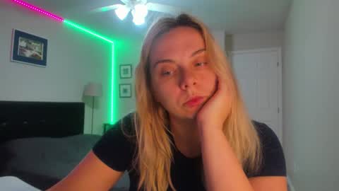 Snapshot of winter_miracle chatting on September 22, 2025, 6:26 am Winter Miracle online show from September 22, 2025, 6:26 am