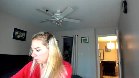 Snapshot of winter_miracle chatting on October 19, 2025, 5:46 pm Winter Miracle online show from October 19, 2025, 5:46 pm