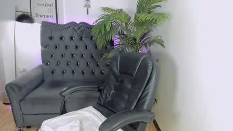 Snapshot of winterkissesx chatting on June 25, 2026, 2:11 am Winter online show from June 25, 2026, 2:11 am