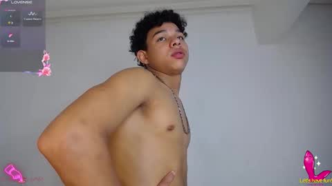 Snapshot of withoutlimitanal chatting on September 14, 2025, 2:33 am SEXY VALEN online show from September 14, 2025, 2:33 am