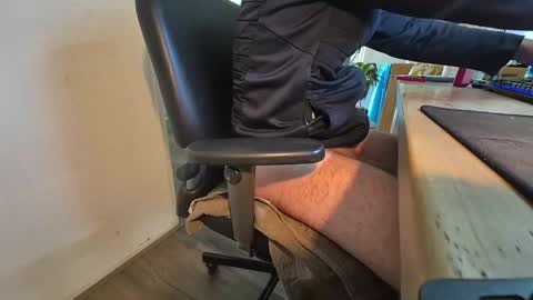 Snapshot of wnhz27 chatting on September 25, 2025, 9:13 am wnhz27 online show from September 25, 2025, 9:13 am