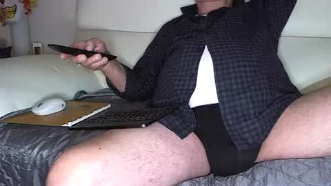 Snapshot of wobbel chatting on December 25, 2024, 4:32 pm wobbel online show from December 25, 2024, 4:32 pm