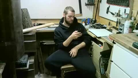 wolf021221 online show from October 24, 2025, 6:04 pm