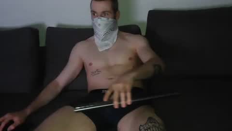Snapshot of wolf021221 chatting on April 18, 2026, 8:42 pm wolf021221 online show from April 18, 2026, 8:42 pm