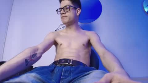  W O L F  online show from September 13, 2025, 11:43 am