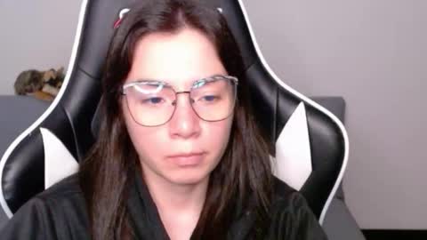 Snapshot of wolfs_daughter chatting on April 28, 2026, 1:59 am Alex online show from April 28, 2026, 1:59 am