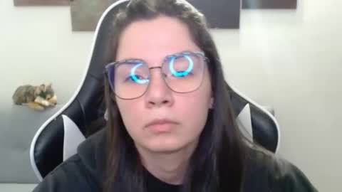 Snapshot of wolfs_daughter chatting on April 29, 2026, 1:32 am Alex online show from April 29, 2026, 1:32 am