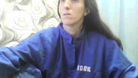 Snapshot of wolfxsnow chatting on December 14, 2025, 12:32 pm wolfxsnow online show from December 14, 2025, 12:32 pm