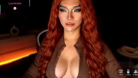 Snapshot of womanofyourdesire_ts chatting on November 14, 2025, 6:39 pm Julia online show from November 14, 2025, 6:39 pm