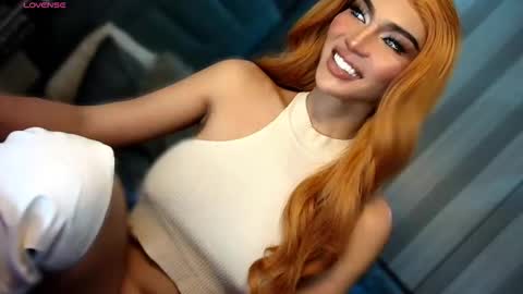 Snapshot of womanofyourdesire_ts chatting on February 16, 2026, 5:36 am Julia online show from February 16, 2026, 5:36 am