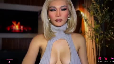 Snapshot of womanofyourdesire_ts chatting on July 24, 2026, 3:04 am Julia online show from July 24, 2026, 3:04 am