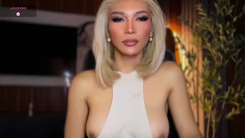 Snapshot of womanofyourdesire_ts chatting on July 31, 2026, 2:33 am Julia online show from July 31, 2026, 2:33 am