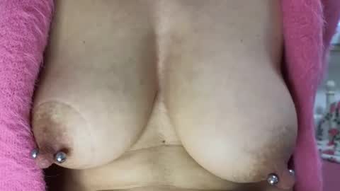 Snapshot of wondergirl_68 chatting on February 18, 2025, 12:49 pm Wondergirl online show from February 18, 2025, 12:49 pm