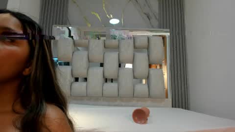Snapshot of wonderkloe_ chatting on May 1, 2026, 8:13 pm wonderkloe_ online show from May 1, 2026, 8:13 pm