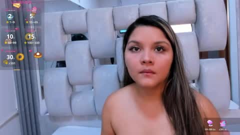 Snapshot of wonderkloe_ chatting on May 17, 2026, 2:35 pm wonderkloe_ online show from May 17, 2026, 2:35 pm