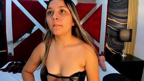 Snapshot of wonderkloe_ chatting on May 31, 2026, 7:37 pm wonderkloe_ online show from May 31, 2026, 7:37 pm