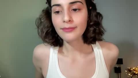 Snapshot of wonderland_stia chatting on March 5, 2025, 5:39 pm Stia online show from March 5, 2025, 5:39 pm