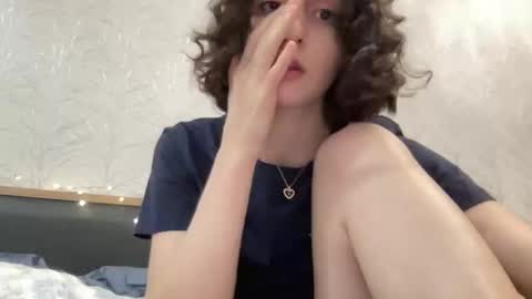 Snapshot of wonderland_stia chatting on March 12, 2025, 1:40 pm Stia online show from March 12, 2025, 1:40 pm