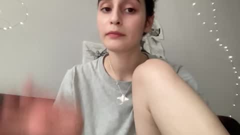 Snapshot of wonderland_stia chatting on September 16, 2025, 11:33 am Stia online show from September 16, 2025, 11:33 am