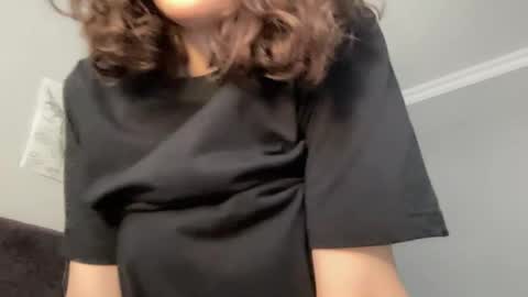 Snapshot of wonderland_stia chatting on September 21, 2025, 9:33 am Stia online show from September 21, 2025, 9:33 am