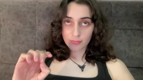 Snapshot of wonderland_stia chatting on September 23, 2025, 5:05 pm Stia online show from September 23, 2025, 5:05 pm