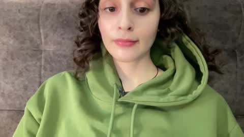 Snapshot of wonderland_stia chatting on October 11, 2025, 11:20 am Stia online show from October 11, 2025, 11:20 am