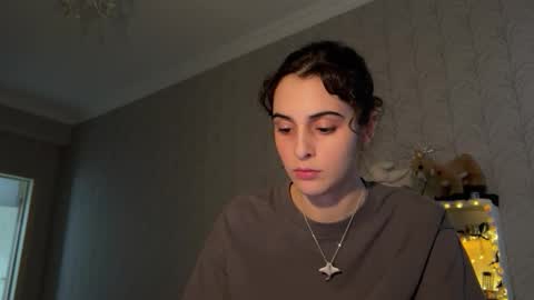 Snapshot of wonderland_stia chatting on November 25, 2025, 1:00 pm Stia online show from November 25, 2025, 1:00 pm