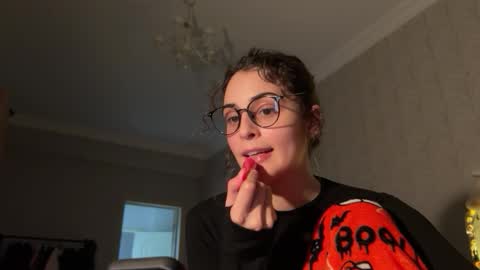 Snapshot of wonderland_stia chatting on November 26, 2025, 2:29 pm Stia online show from November 26, 2025, 2:29 pm