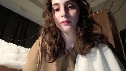 Snapshot of wonderland_stia chatting on February 16, 2026, 2:35 pm Stia online show from February 16, 2026, 2:35 pm