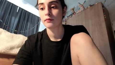 Snapshot of wonderland_stia chatting on February 21, 2026, 7:31 am Stia online show from February 21, 2026, 7:31 am