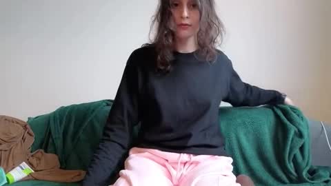 Snapshot of wonderland_stia chatting on March 8, 2026, 1:37 pm Stia online show from March 8, 2026, 1:37 pm