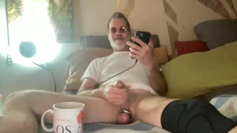 Snapshot of woodchuck185 chatting on December 22, 2024, 10:38 am Chuck online show from December 22, 2024, 10:38 am