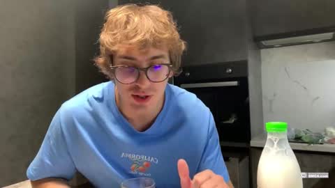 Snapshot of woods_jerk chatting on October 28, 2025, 3:25 pm Mitya online show from October 28, 2025, 3:25 pm