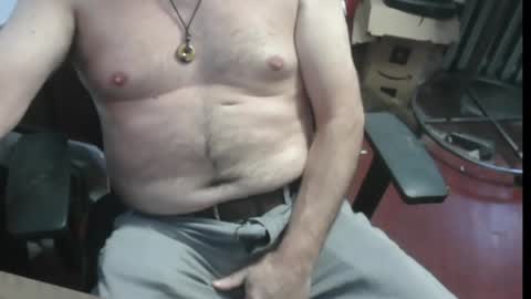 woodworker6473 online show from April 22, 2026, 11:17 pm