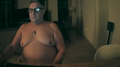 woodwurm and Snoeske online show from November 15, 2025, 5:49 am