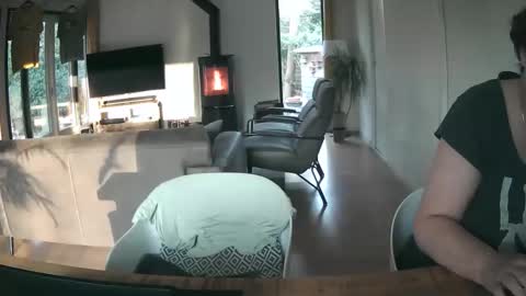 Snapshot of woodwurm chatting on February 15, 2026, 7:51 am woodwurm and Snoeske online show from February 15, 2026, 7:51 am