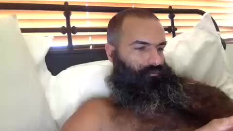 woof_wolf37 online show from October 18, 2025, 3:57 pm