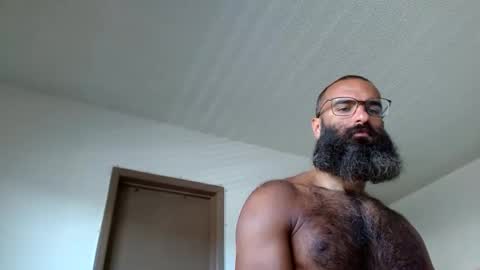 woof_wolf37 online show from June 11, 2026, 3:32 pm