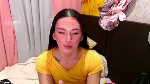 Snapshot of working_love19 chatting on July 28, 2026, 12:23 pm working_love19 online show from July 28, 2026, 12:23 pm