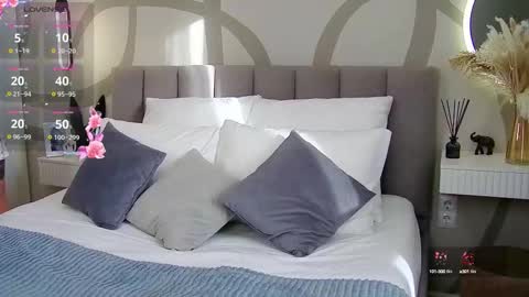 wow  jullia online show from September 26, 2025, 2:37 am