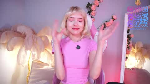 Snapshot of wow_angel chatting on May 26, 2026, 8:32 am wow_angel online show from May 26, 2026, 8:32 am