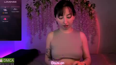 Snapshot of wow_sue chatting on October 23, 2025, 2:22 am Sue online show from October 23, 2025, 2:22 am