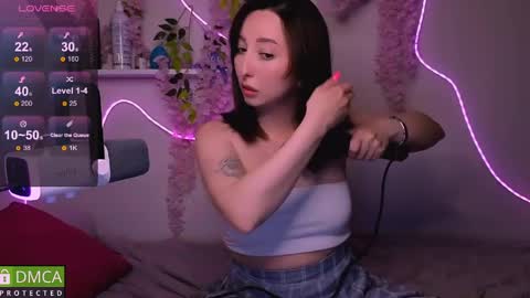 Snapshot of wow_sue chatting on June 8, 2026, 9:04 pm Sue online show from June 8, 2026, 9:04 pm