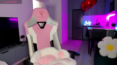 Emi online show from February 17, 2026, 4:09 am