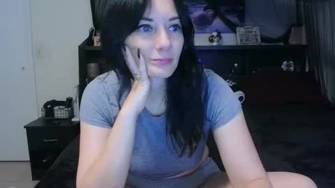Snapshot of wrenleigh chatting on April 26, 2026, 5:16 am Crystal Lake online show from April 26, 2026, 5:16 am